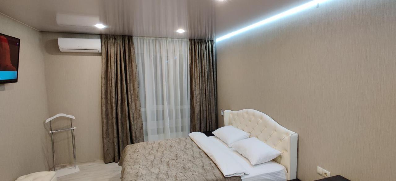 Luxury Apartments Atlant Lutsʼk Exterior foto